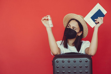 woman travelling during pandemic 1024x683 1
